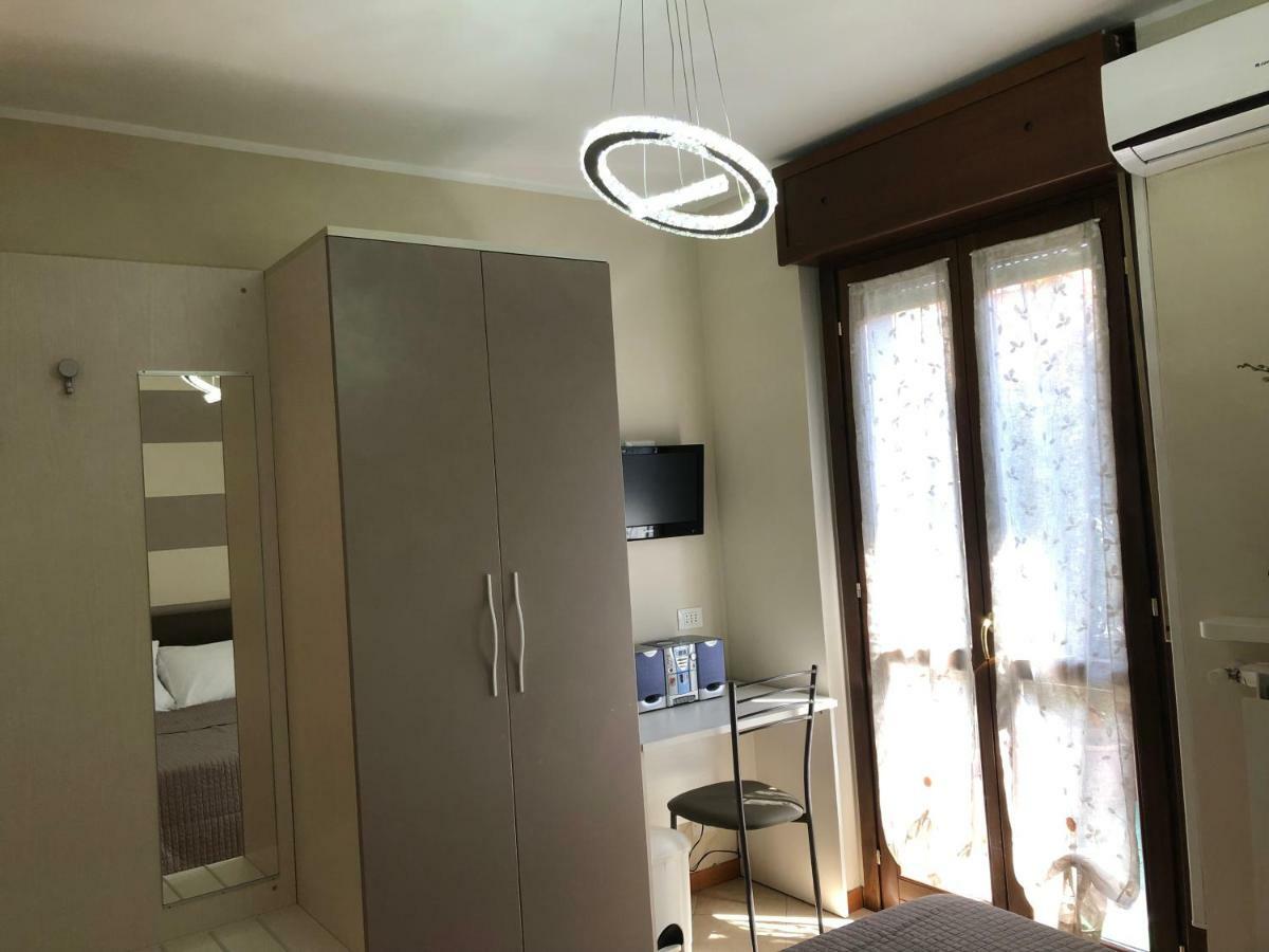 Bergamo Easy Airport Appartement Buitenkant foto